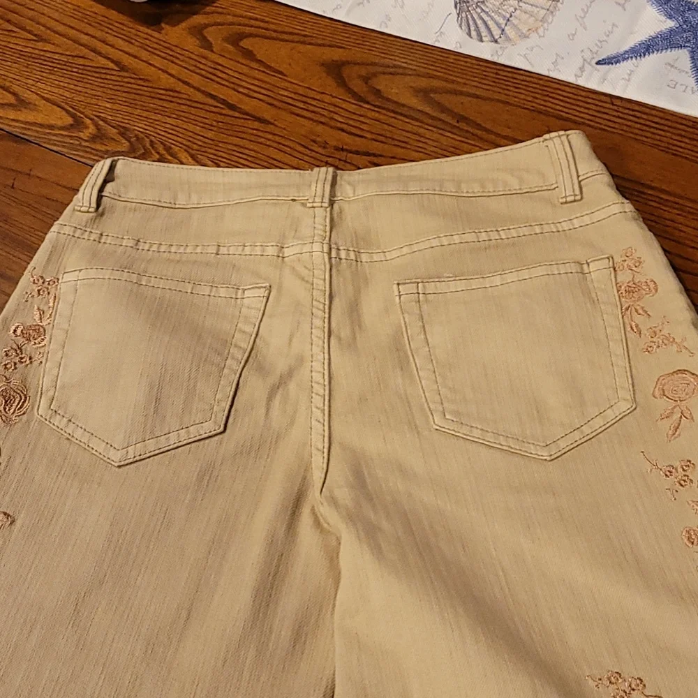Boston Proper Jeans,  size 2, beige with pink embroidery scattered flowers - Picture 4 of 10